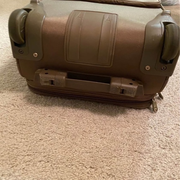 TravelPro Crew7 Light Brown 15 1/2W by 22L CARRY-ON MEDIUM LUGGAGE. - Picture 8 of 16
